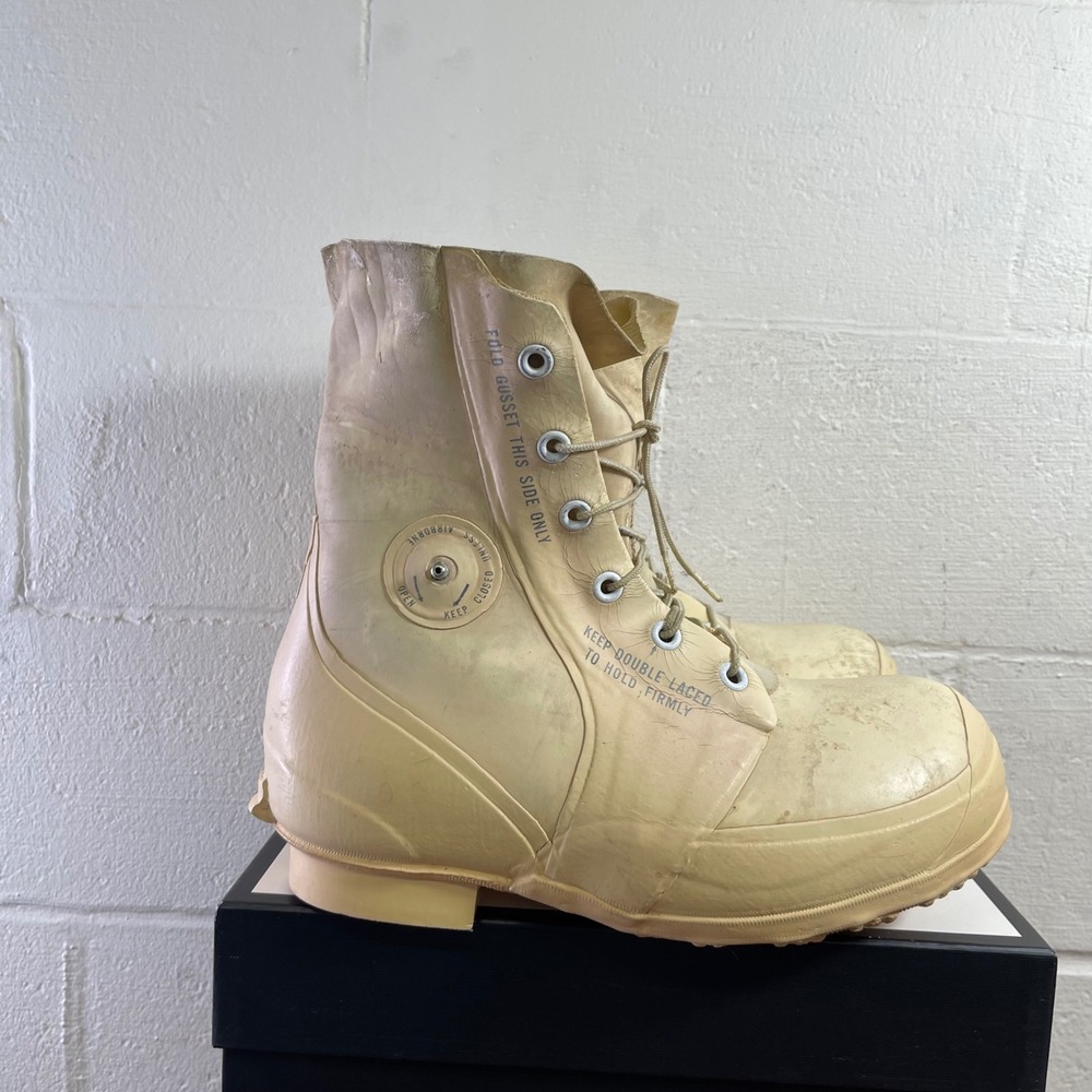 VINTAGE Bata Mickey Mouse Bunny US Military Boots Cream Cold Weather Men's 11 R